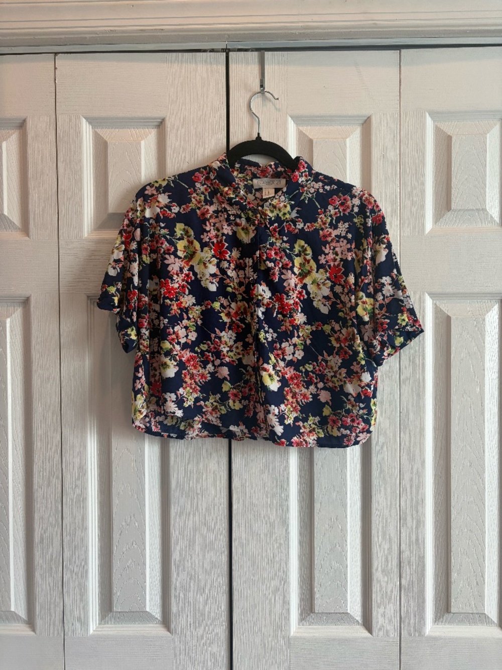 Navy Floral Cropped Buttondown shirt